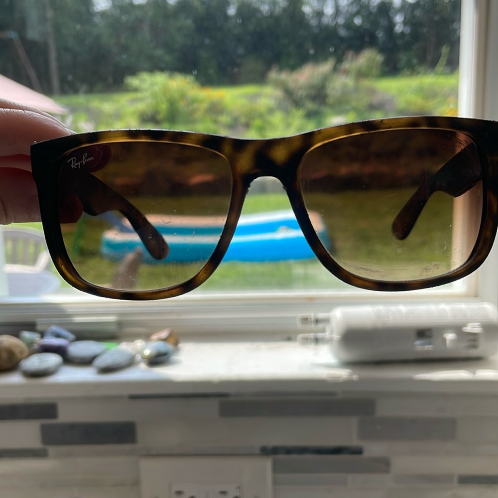 Ray-Ban Sun Glasses